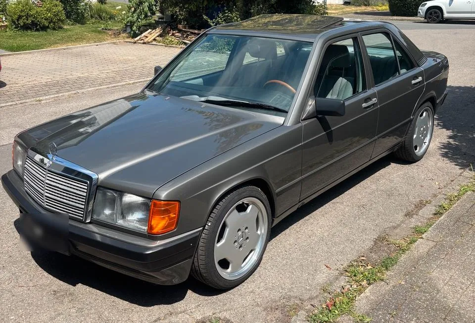 Mercedes-Benz 190E