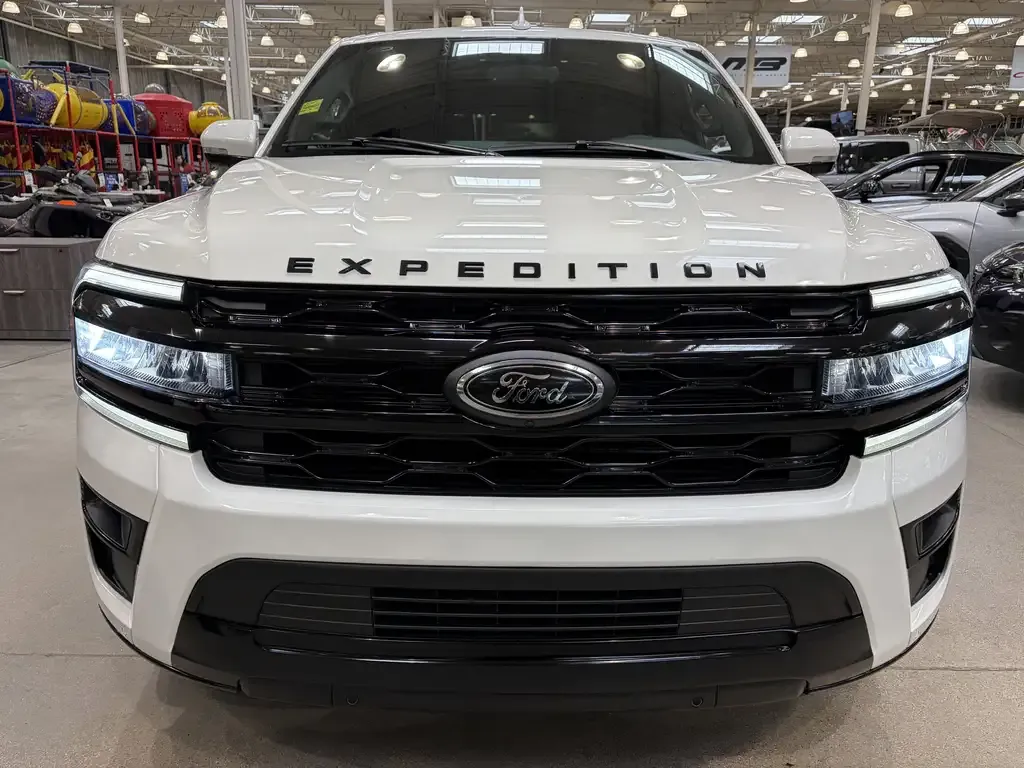 Ford Expedition 2024 photo 3