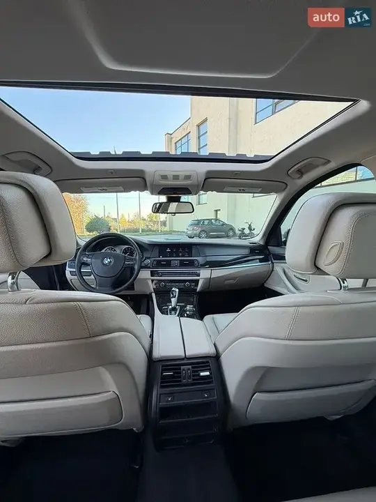 BMW 5 Series 2012 photo 4