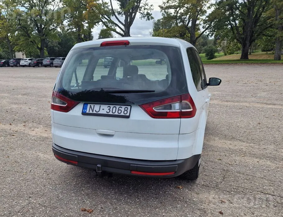 Ford Galaxy 2009 photo 3