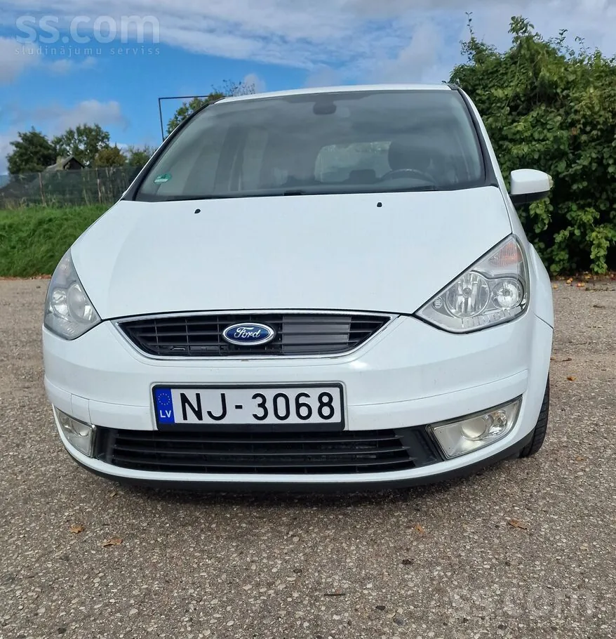 Ford Galaxy 2009 photo 4