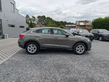 Audi Q3 2022 photo 3