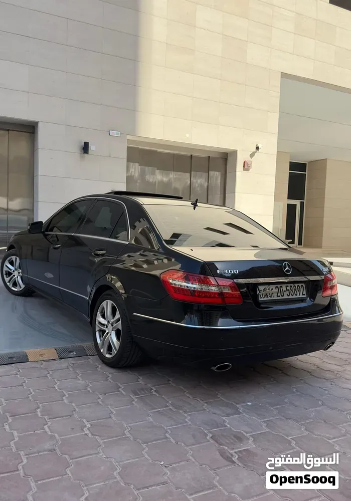 Mercedes-Benz E-Class 2010 photo 4