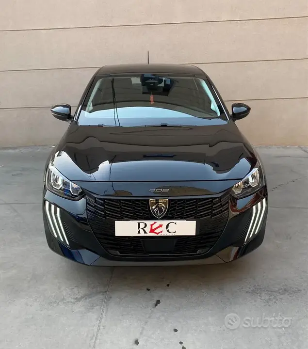 Peugeot 208 2025 photo 2