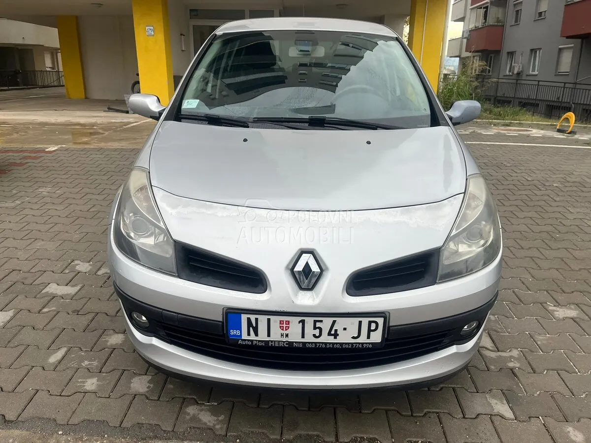Renault Clio 2006 photo 4