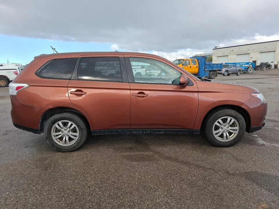 Mitsubishi Outlander 2014 photo 4