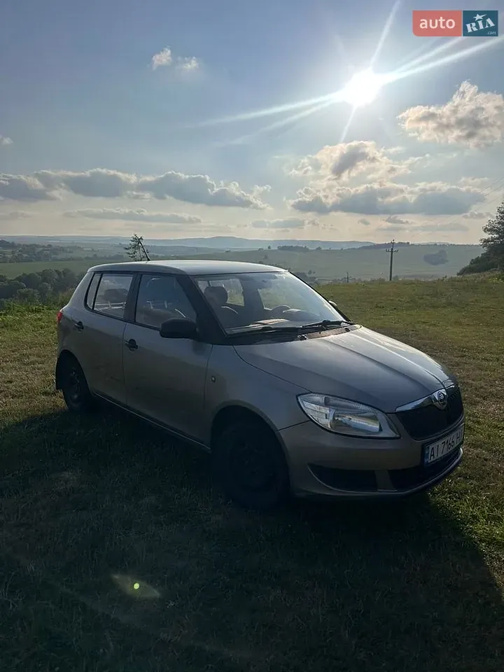 Skoda Fabia 2013 photo 3