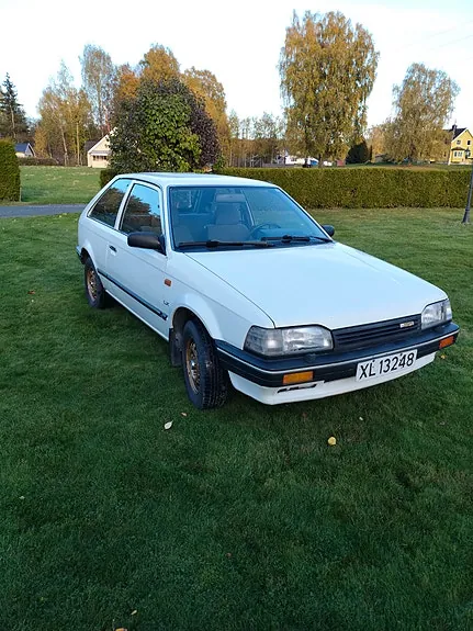 Mazda 323