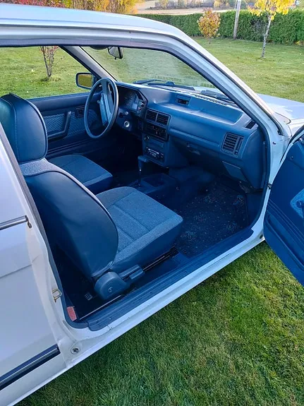 Mazda 323 1988 photo 5