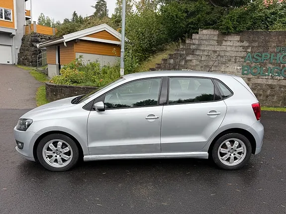 Volkswagen Polo 2012 photo 2