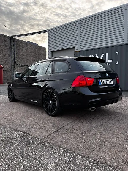 BMW 3 Series 2010 photo 4