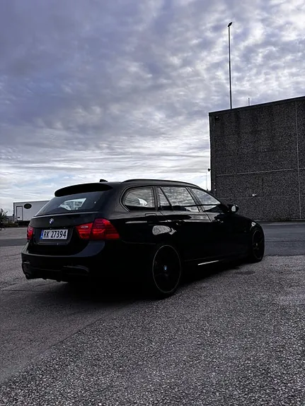 BMW 3 Series 2010 photo 5