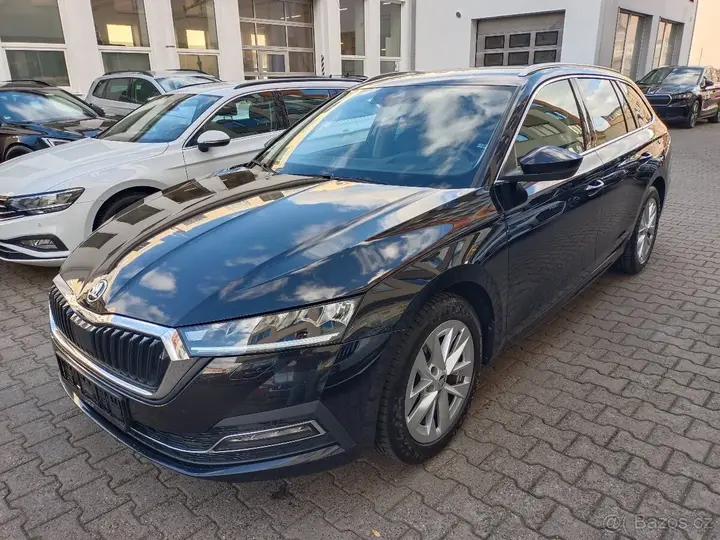 Skoda Octavia 2023 photo 2