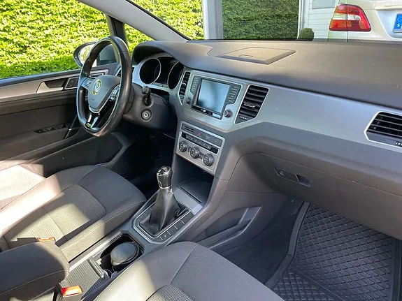 Volkswagen Golf Sportsvan 2016 photo 2