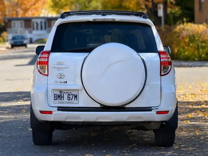 Toyota Rav4 2012 photo 5