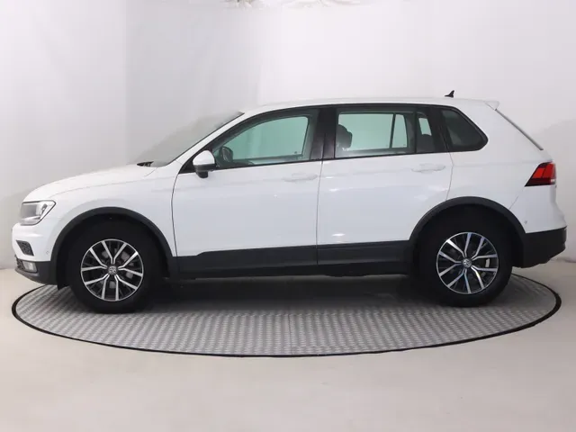 Volkswagen Tiguan 2018 photo 2