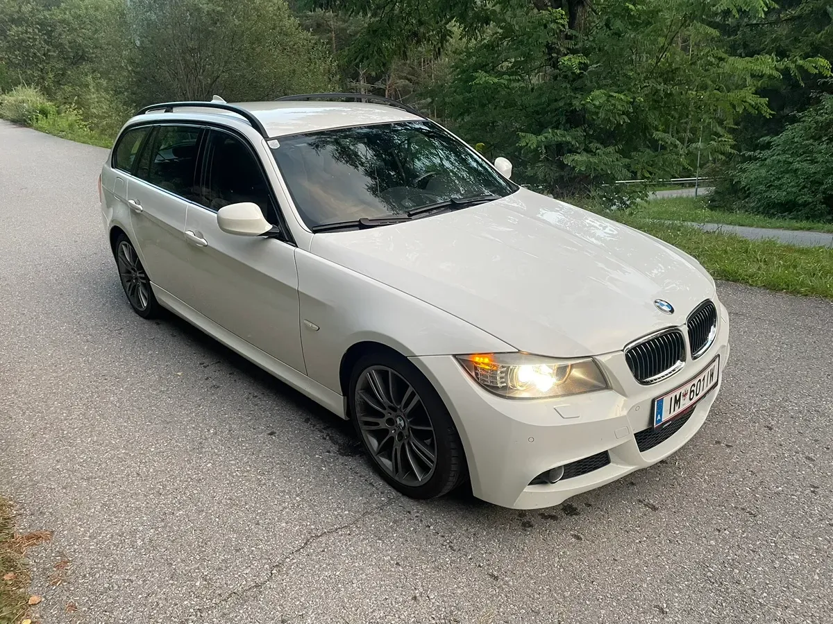 BMW 3 Series 2009 photo 2