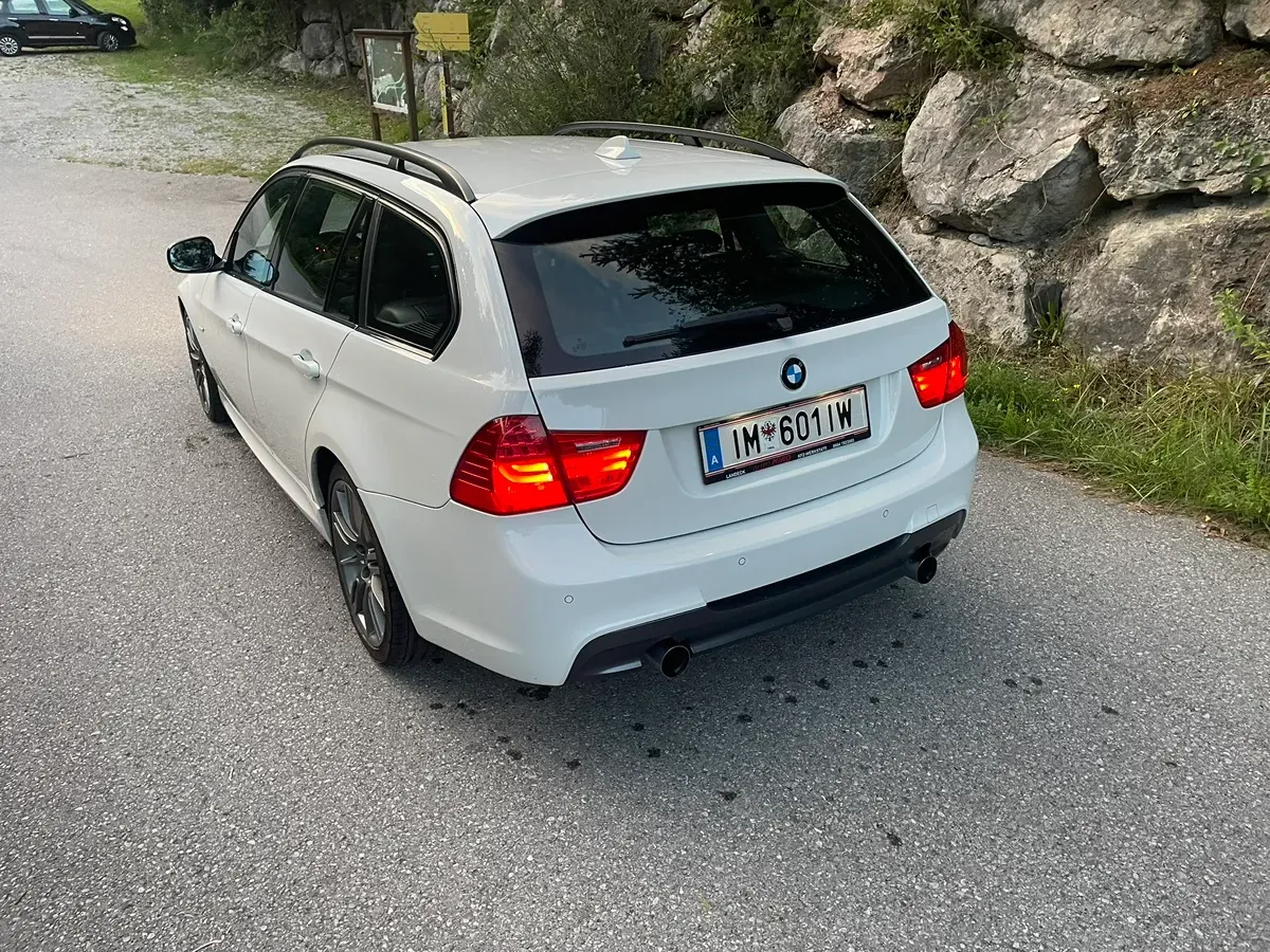 BMW 3 Series 2009 photo 3