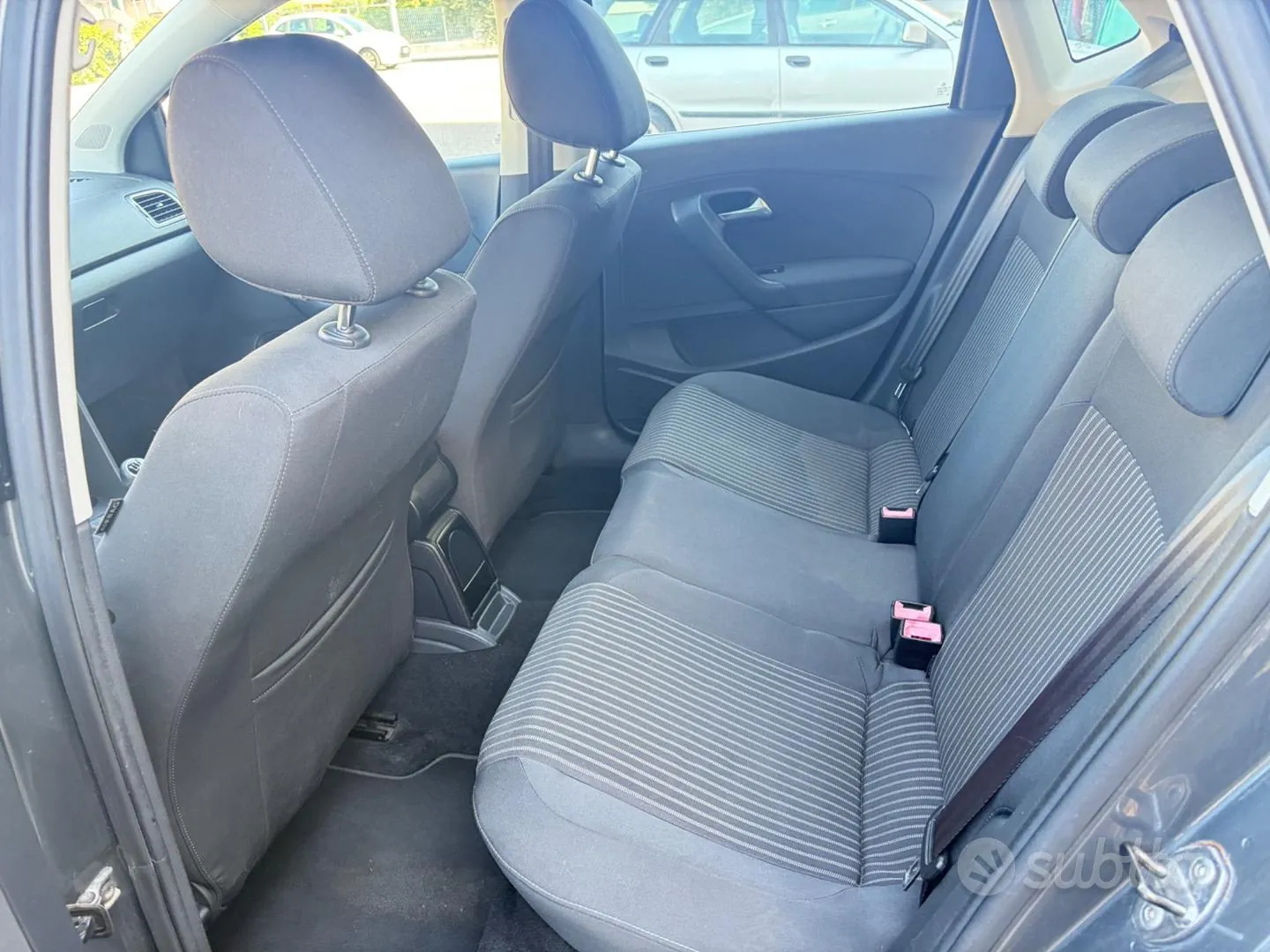 Volkswagen Polo 2010 photo 4