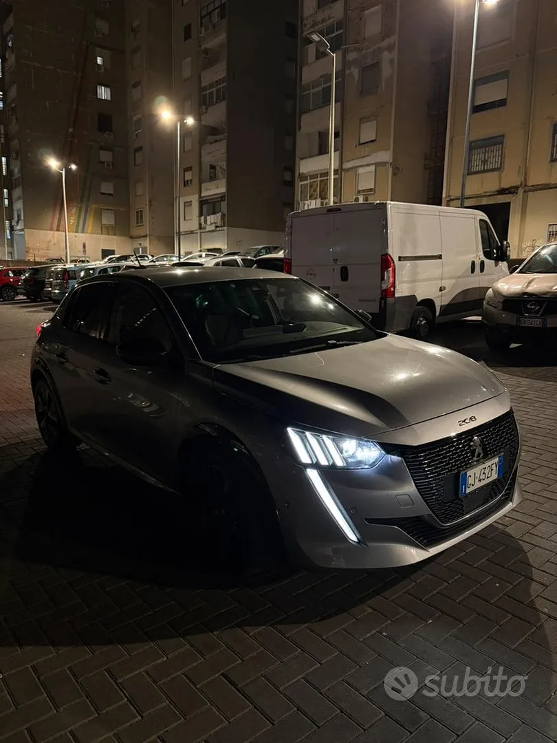 Peugeot 208 2022 photo 5