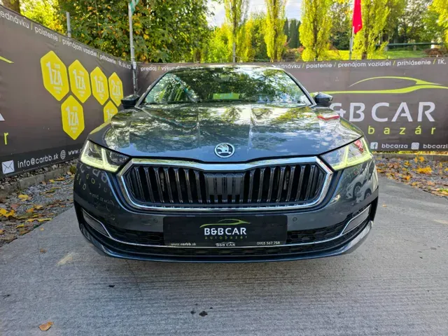 Skoda Octavia Combi 2021 photo 2
