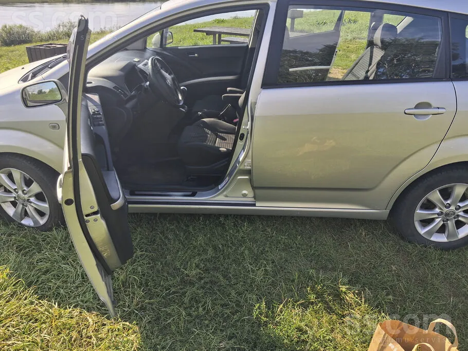 Toyota Corolla Verso 2008 photo 3