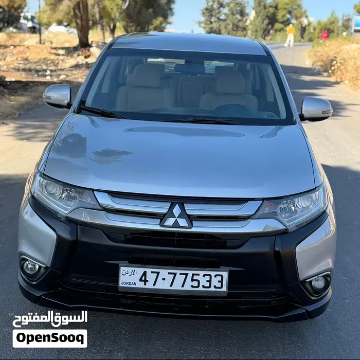 Mitsubishi Outlander 2018 photo 2