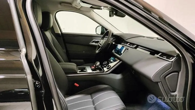 Land Rover Range Rover Velar 2023 photo 3