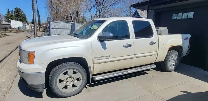 GMC Sierra 1500 2010 photo 2