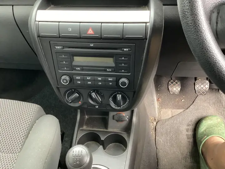 Volkswagen Fox 2010 photo 4
