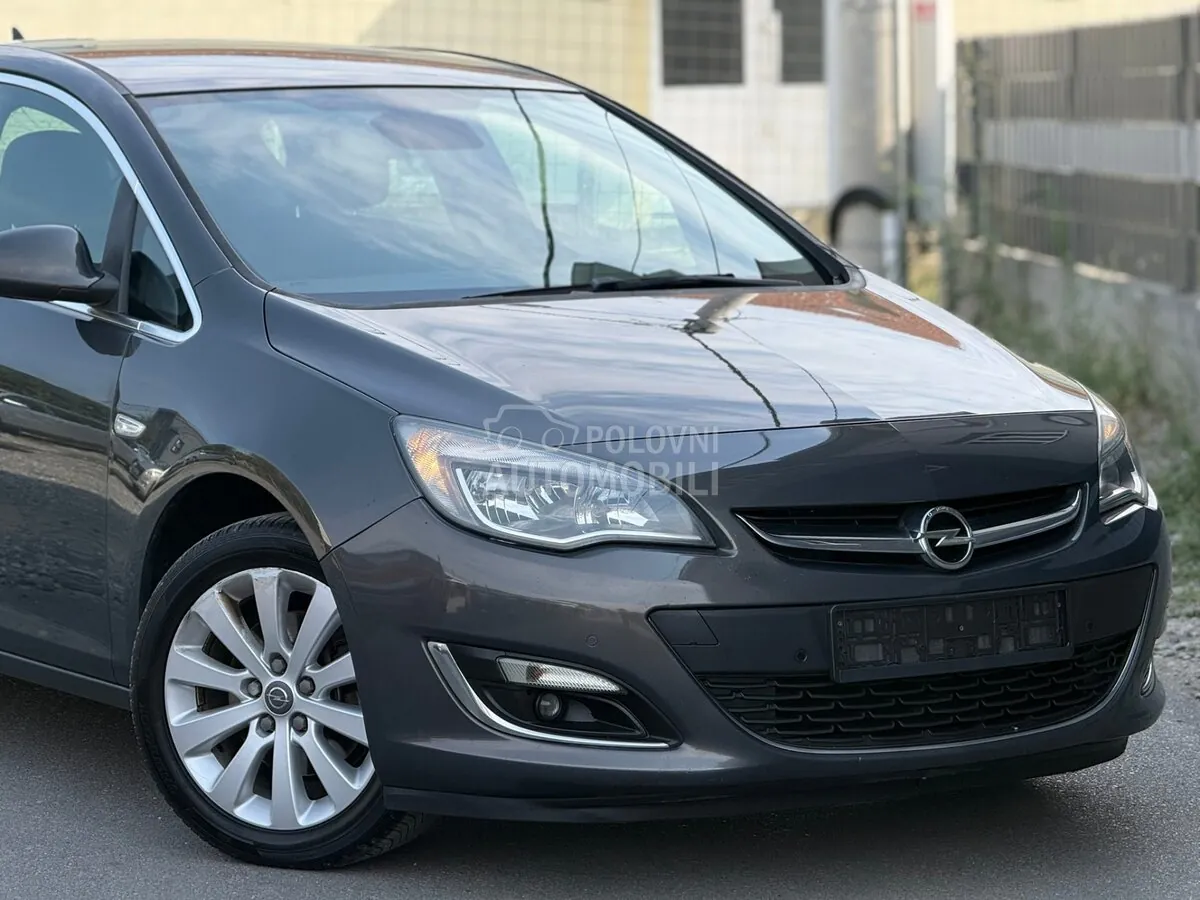 Opel Astra J 2014 photo 3