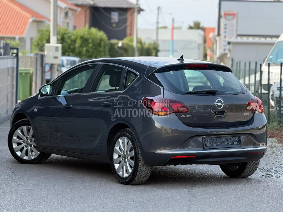Opel Astra J 2014 photo 2