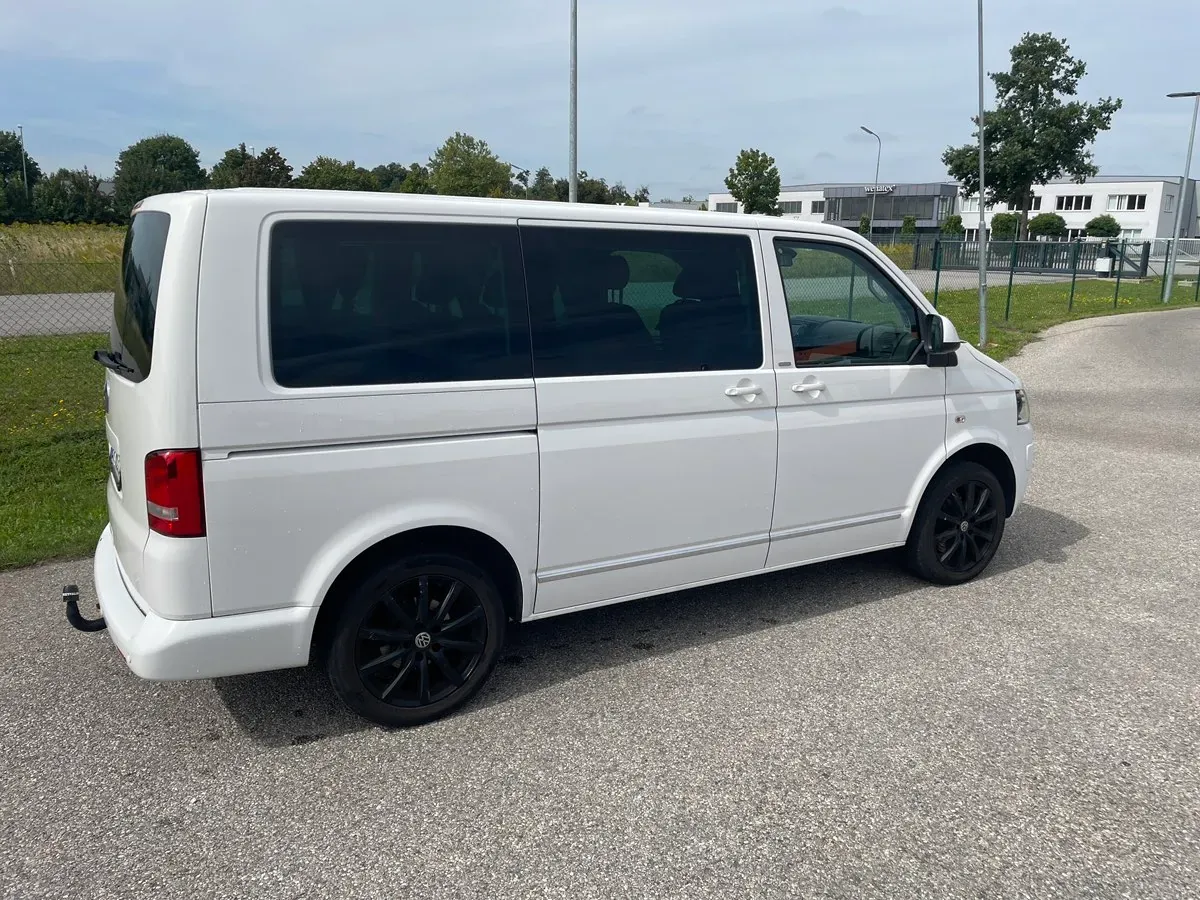 Volkswagen T5 2012 photo 2