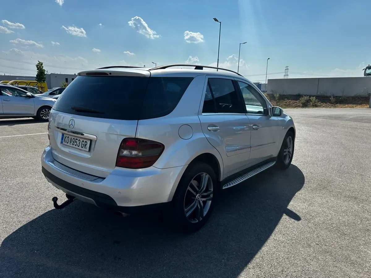 Mercedes-Benz M-Class 2006 photo 3