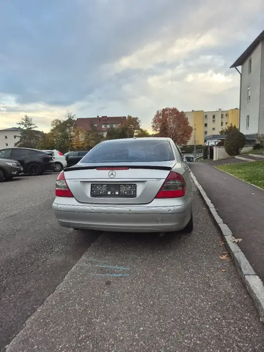 Mercedes-Benz E-Class 2006 photo 3