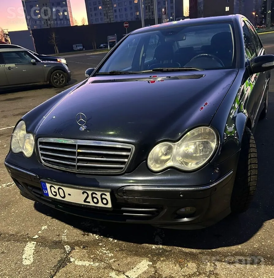 Mercedes-Benz C220 2007 photo 2