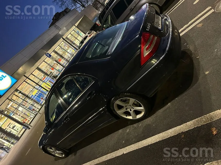 Mercedes-Benz C220 2007 photo 4