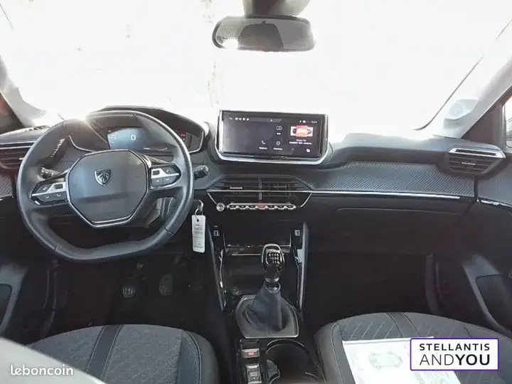 Peugeot 208 2024 photo 2