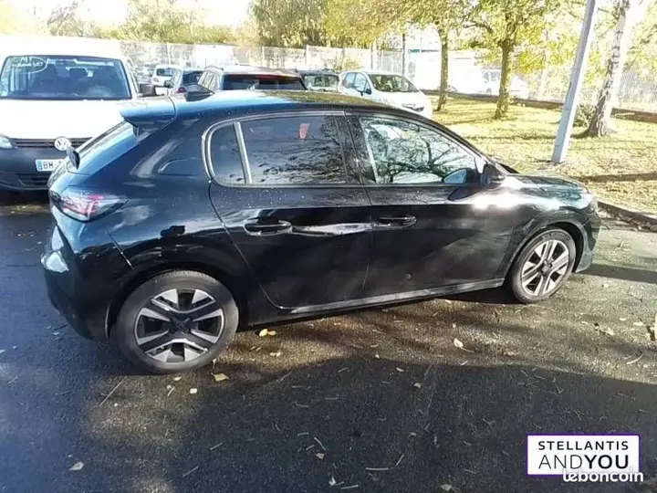 Peugeot 208 2024 photo 3