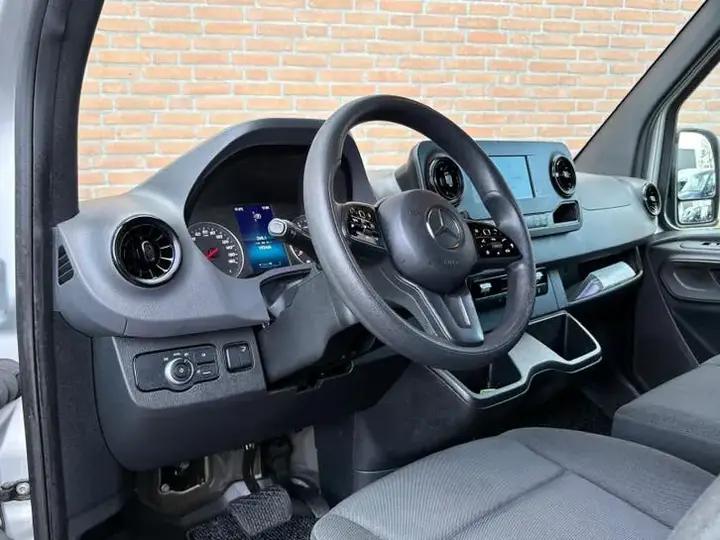 Mercedes-Benz Sprinter 2021 photo 2