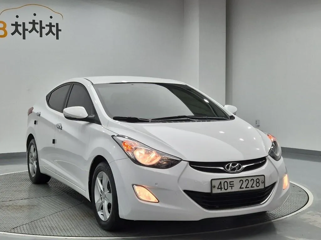 Hyundai Avante 2013 photo 4