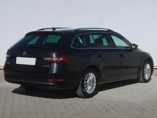 Skoda Superb 2018 photo 4