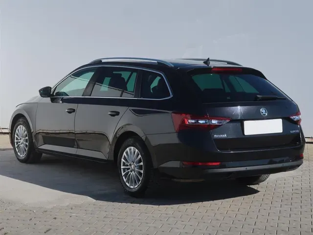 Skoda Superb 2018 photo 3
