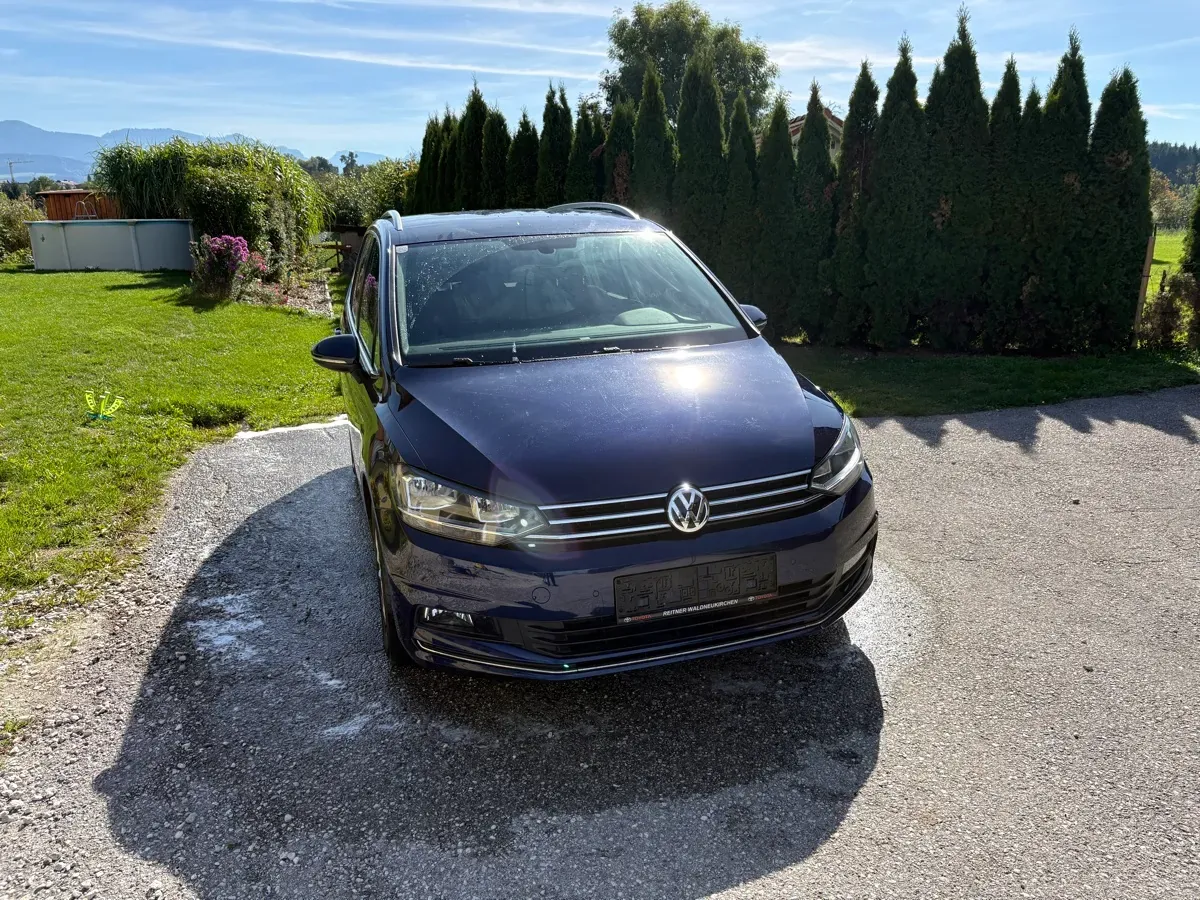 Volkswagen Touran 2018 photo 2