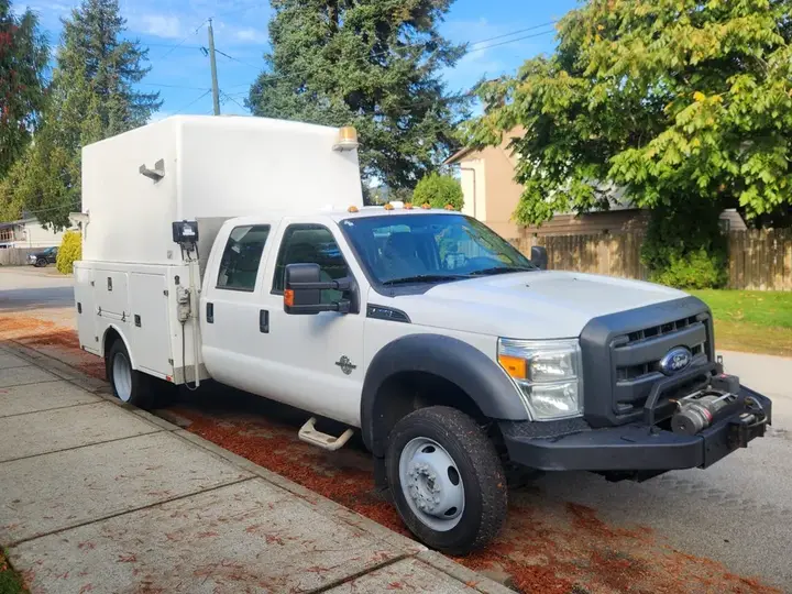 Ford F-450 2014 photo 2