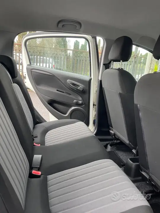 Fiat Punto 2017 photo 5