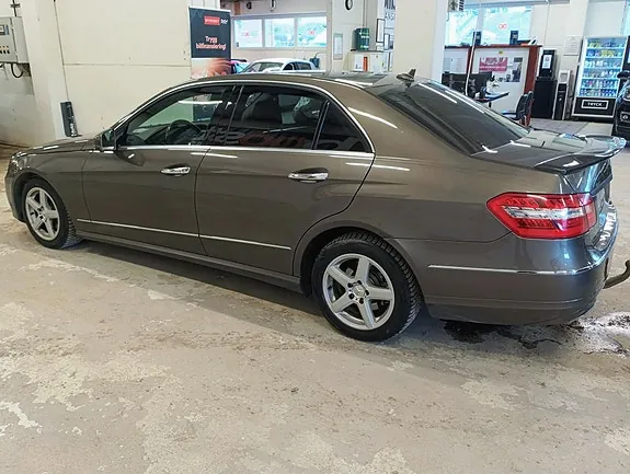 Mercedes-Benz E220