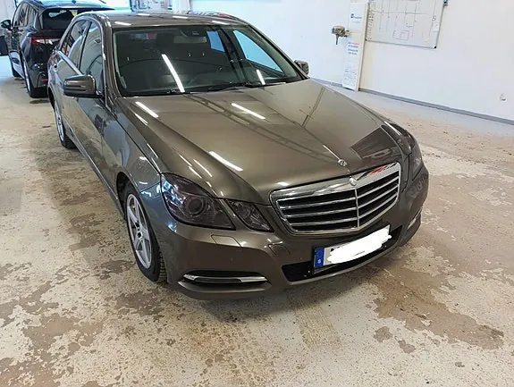 Mercedes-Benz E220 2012 photo 4