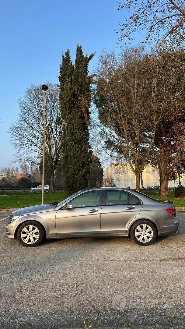 Mercedes-Benz C200 2012 photo 5