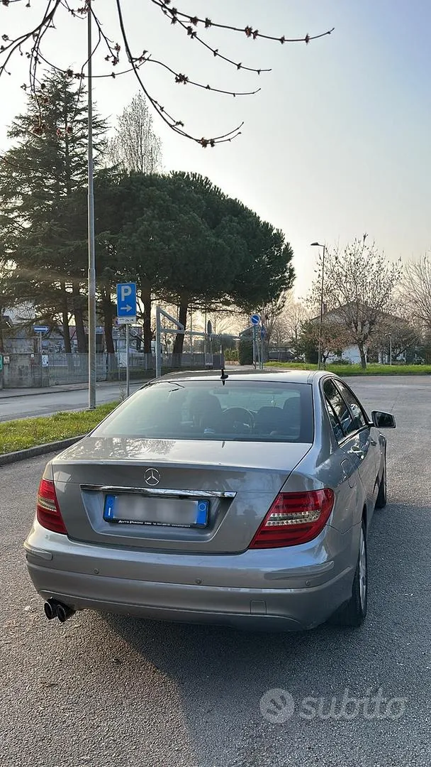 Mercedes-Benz C200 2012 photo 3